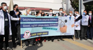 İzmir'de sağlık çalışanlarından eylem