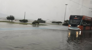 İzmir'i fırtına ve sağanak vurdu!