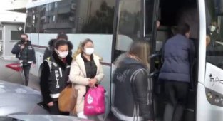 İzmir merkezli saadet zincirinde 16 şüpheli adliyede