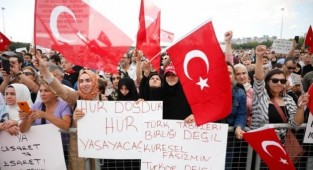 İzmir Tabip Odası: Aşı karşıtlarına tavır konmalı!