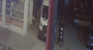 İzmir'de bir gecede 37 aracın lastikleri kesildi