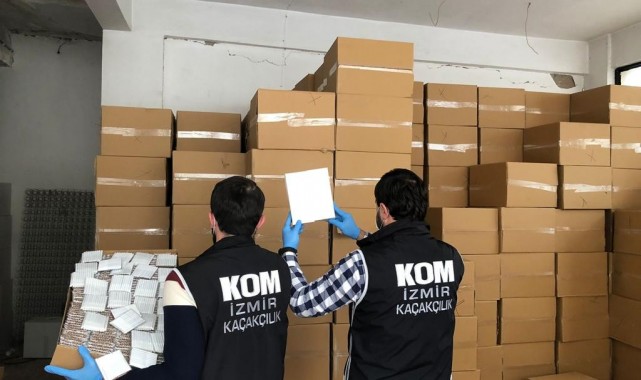 İzmir'de kaçakçılık baskınları: 1 tır ve 5 kamyon kaçak ürün ele geçirildi