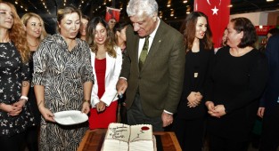 Nar Çiçekleri öğretmenlerine 24 Kasım kutlaması!