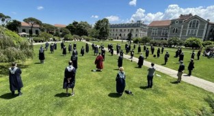 O üniversitede atanmış yönetim bu kez de yayınevini kapattı!