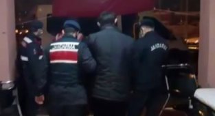 PKK'lı 2 terörist İzmir'de yakalandı