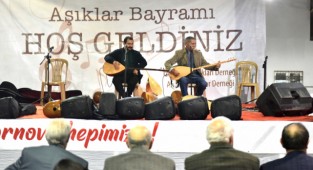 Saz aşıkları Bornova'da buluştu