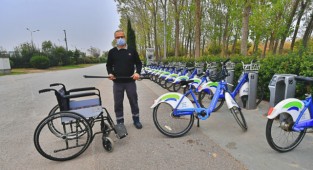 Tekerlekli sandalyeler artık bisiklet yollarında