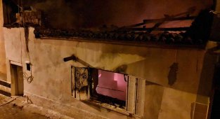 Tire'de müstakil ev çıkan yangında küle döndü