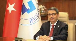 Üniversite rektörü kendi kendini atadı