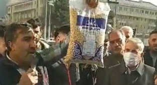 Zamları protesto eden seyyar satıcı gözaltına alındı!