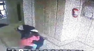 45 yaşındaki kadın komşusu tarafından darp edildi