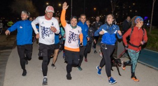 Başkan Soyer en uzun gecede İzmirlilerle birlikte koştu