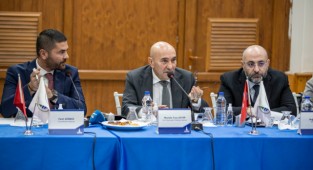 Başkan Soyer'den Foça'da yatırım raporu