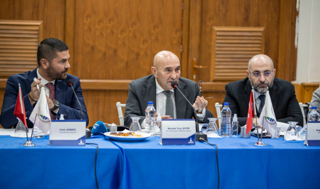 Başkan Soyer'den Foça'da yatırım raporu