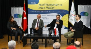 Bayraklı’da 'insan hakları' paneli