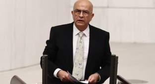 Berberoğlu'ndan iktidara medya tepkisi