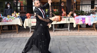 Bornova'da 'Yeni Yıl Hediyelik Eşya Günleri' başladı