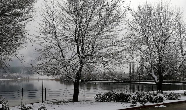Bozdağlar'da karla mücadele sürüyor