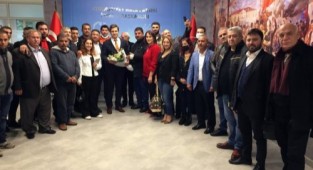 CHP İzmir'in yeni binasında ilk büyük ziyaret