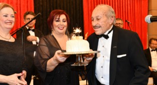  Çiğli'de sanat çınarı Sağyaşar'a saygı gecesi