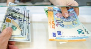 Dolar ve euro yılın son haftasına nasıl başladı?