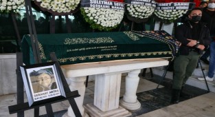 Emniyet Müdürü Aktaş'ın annesine İzmir'den veda