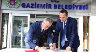 Gaziemir’de memurların toplu sözleşme sevinci!