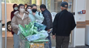 İki kez kanseri yendi, şimdi çocuklara umut dağıtıyor! 