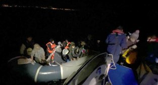 İzmir açıklarında 92 düzensiz göçmen kurtarıldı