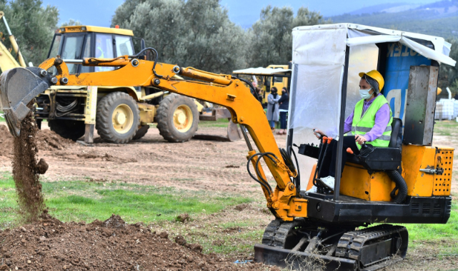 İzmir'de kadın istihdamı güçleniyor