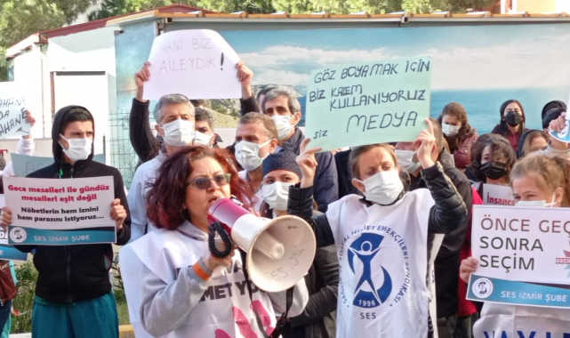 İzmir'de sağlık çalışanlarından bakanlığa alkışlı protesto