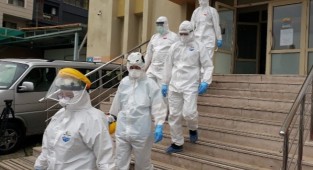 İzmir'de sağlıkçılar iş bıraktı