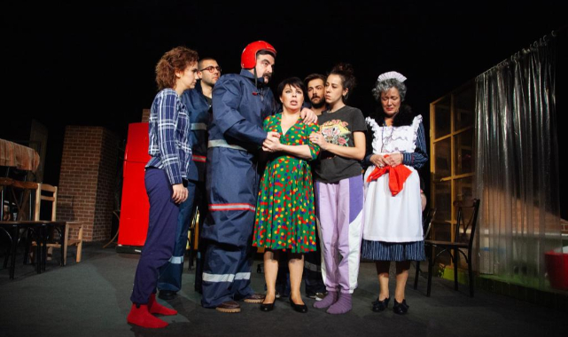 İzmir Şehir Tiyatroları'nın ikinci oyunu seyirciyle buluşuyor