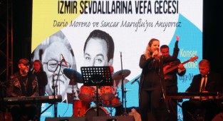 İzmir sevdalıları Konak’ta anıldı