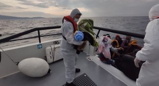 İzmir'de 65 düzensiz göçmen kurtarıldı