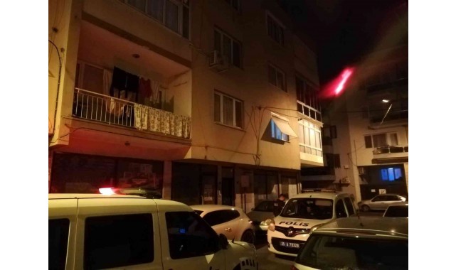 İzmir'de oğlunun kalbinden bıçakladığı kadın hayatını kaybetti