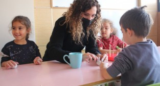  Karşıyakalı miniklere seramik eğitimi 