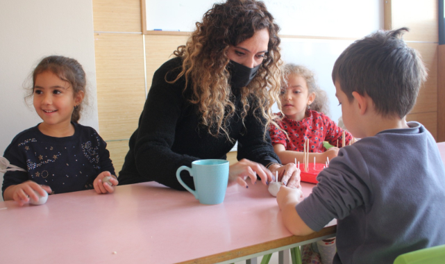 Karşıyakalı miniklere seramik eğitimi