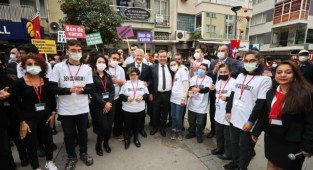 Konak’ta engelleri kaldıran yürüyüş