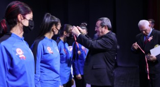 Konak'ta spora emek ve gönül verenler ödüllendirildi
