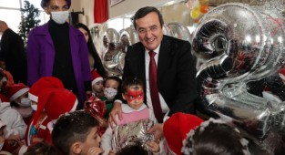 Konaklı çocukların yılbaşı coşkusu