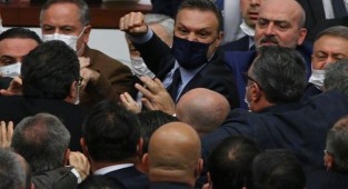 2020'den 2021'e AKP'nin İzmir vekili kavgalarda başrolde!