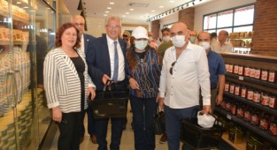 Ödemiş'te Halkın Marketi'ne büyük ilgi