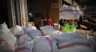 Ödemiş'ten yakacak yardımı