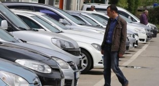 Otomobilde yeminli imzalı satış dönemi