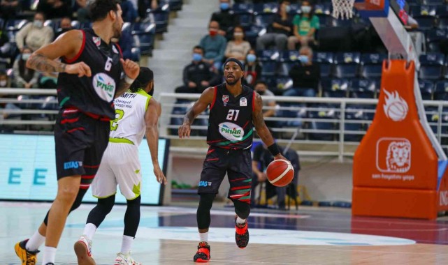 Pınar Karşıyaka'da Tony Taylor'ın özverisi takdir topladı