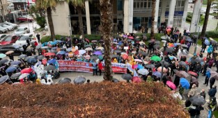 Sağlıkçılar İzmir'de iş bıraktı! 