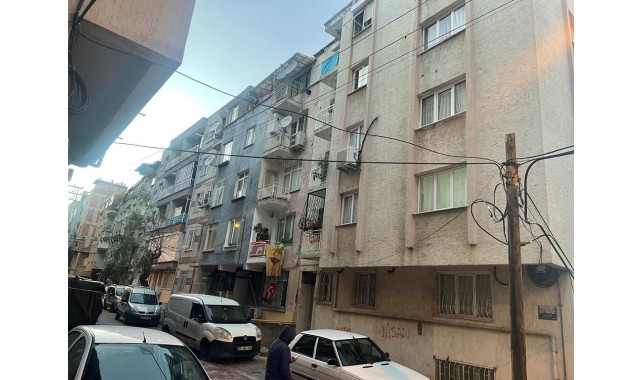 7 katlı binanın çatısından havalandırma boşluğuna düşen çocuk ağır yaralandı