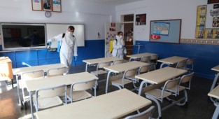 Bayraklı’nın okulları dezenfekte ediliyor