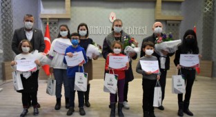 Bornova'da çocuklar doğa için çizdi